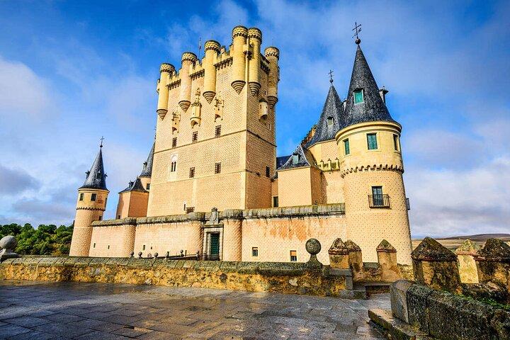 マドリードからトレドとセゴビアへのプライベート日帰り旅行（トップ評価）