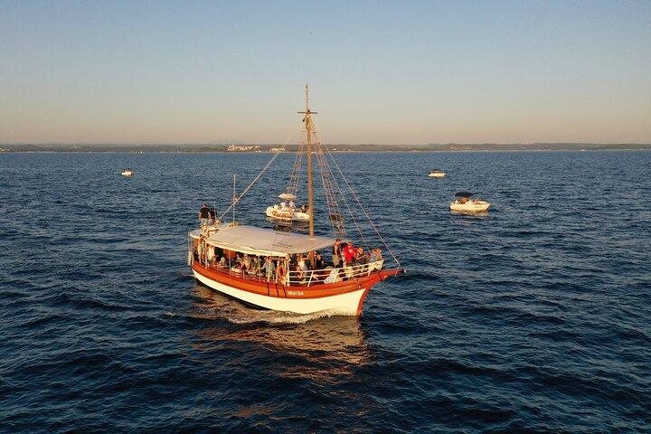 Lim Bay and Pirate Cave with Lunch Boat Tour from Porec