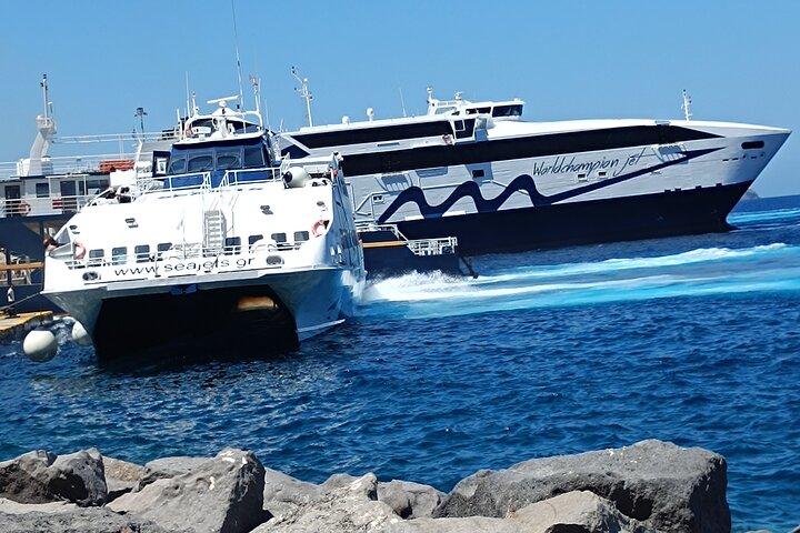Traslado desde el puerto de Athinios a cualquier lugar de Santorini