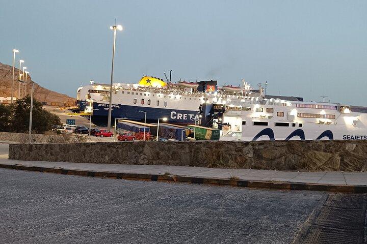 Athinios Hafentransfer nach Santorin
