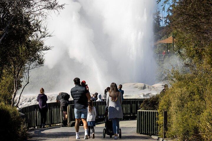 Auckland: Rotorua Tour mit Waiotapu, Te Puia und Maori Haka