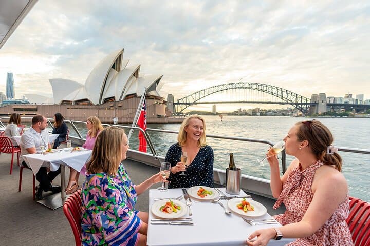 Sightseeing Buffet Lunch Cruise on Sydney Harbour