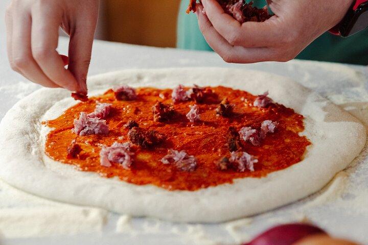 Roms madlavningsklasse: Lav pizza og pasta med vin og dessert