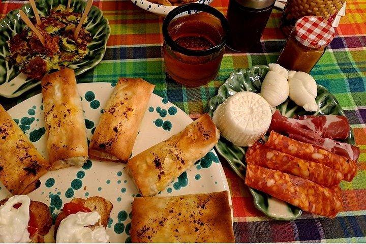 バリヴェッキアの路地裏で味わうオレキエッテとティラミス