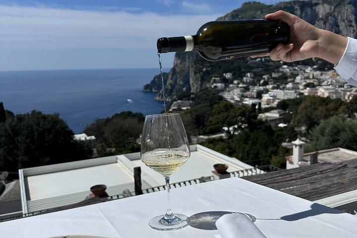 Capri liten grupp vinprovning erfarenhet med ikoniska vyer