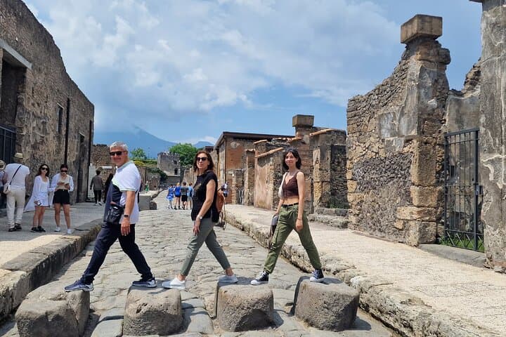 From Naples: Sorrento & Pompeii with or Without Lunch