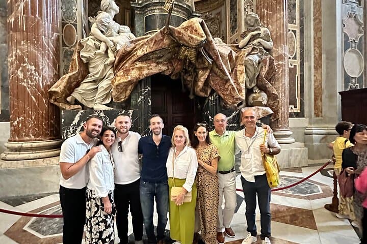 Saint Peter's Vatican Basilica and Popes Tombs Skip-the-line Tour