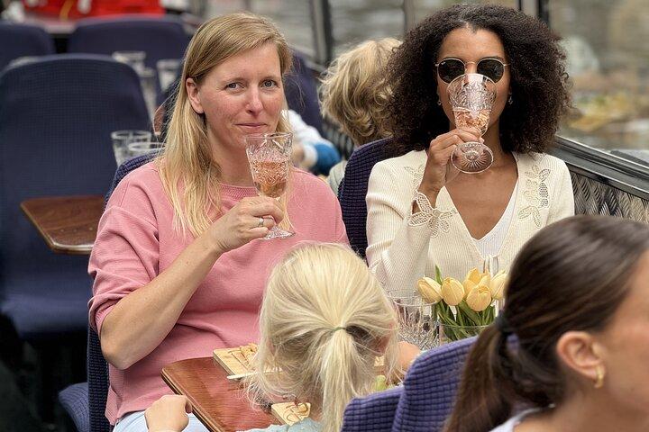 Amsterdam Classic Canal Cruise med levende guide og to drinks