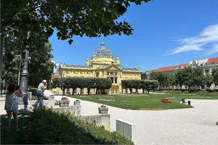 Zagreb wandeltocht : ontdek de beste bezienswaardigheden & verborgen juweeltjes