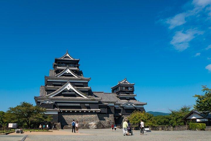 Kumamoto Castel, Mount Aso und Kusasenrigahama Tour von Fukuoka