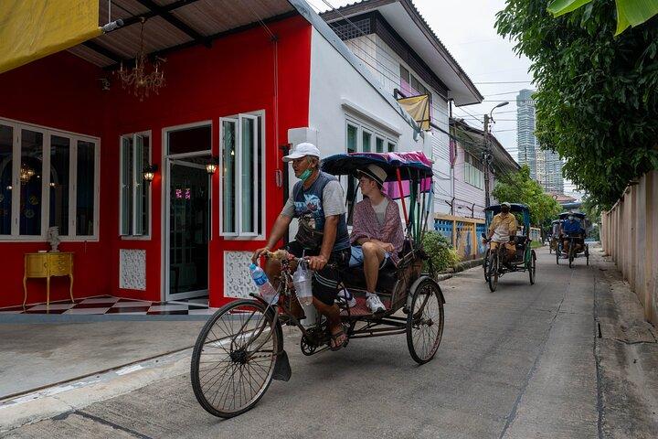 Rickshaw e caminhada nas cores da selva de Bangkok