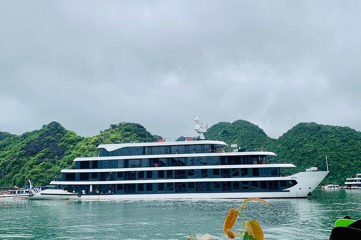 2D1N Lan Ha og Halong Bay Cruise fra Hanoi – balkon og badekar