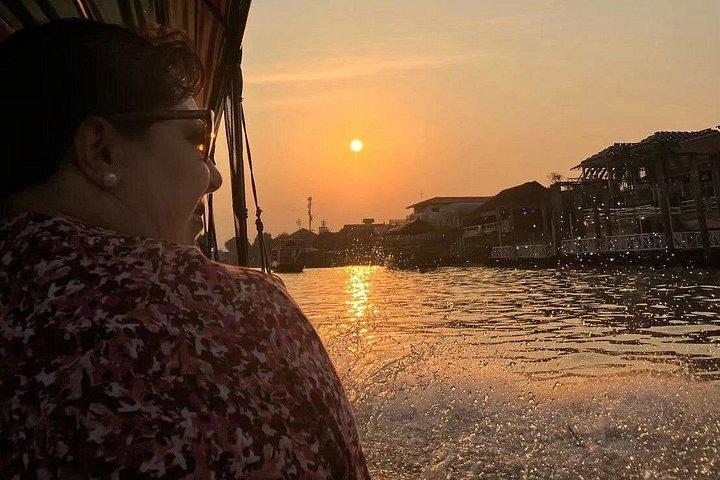 アユタヤ・サンセットツアー：アイコニックな寺院とシーニックな川下り