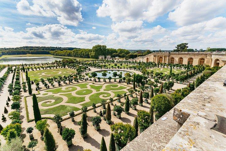 De Paris: Visite en direct du château de Versailles avec accès aux jardins