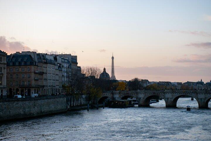 Paris Evening Walking Tour pela Cidade das Luzes