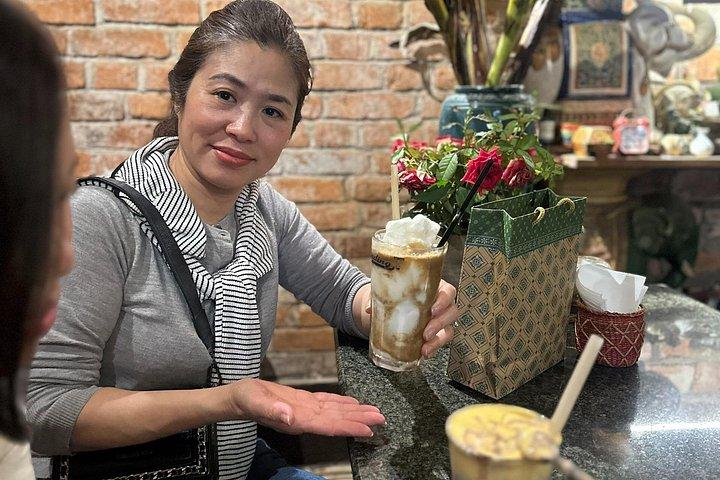 ハノイコーヒー文化ツアー：一口飲んで、味わって、地元の話を聞く