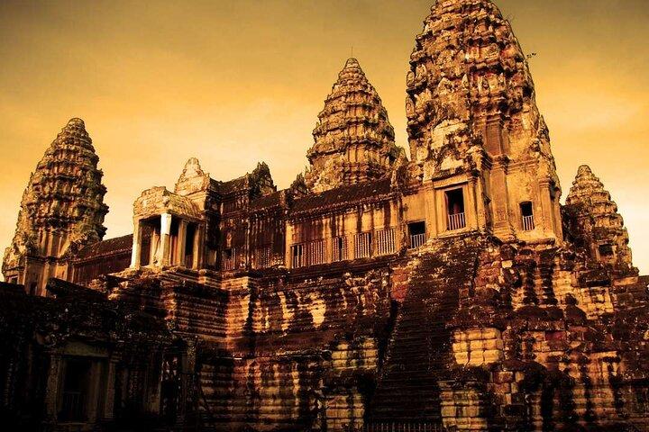 Tour di Angkor Thom Ta Prohm e del tramonto ad Angkor Wat