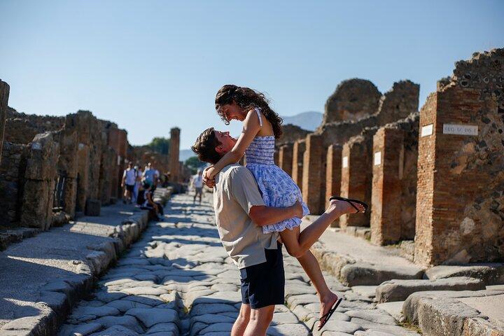 Sesión de fotos privada en Pompeya con un fotógrafo local