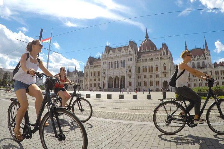 Excursão de bicicleta em Budapeste com um Guia local