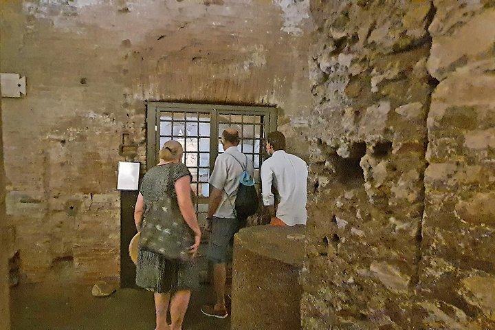 ローマのオマキザル地下聖堂と聖クレメンテ地下聖堂ツアー