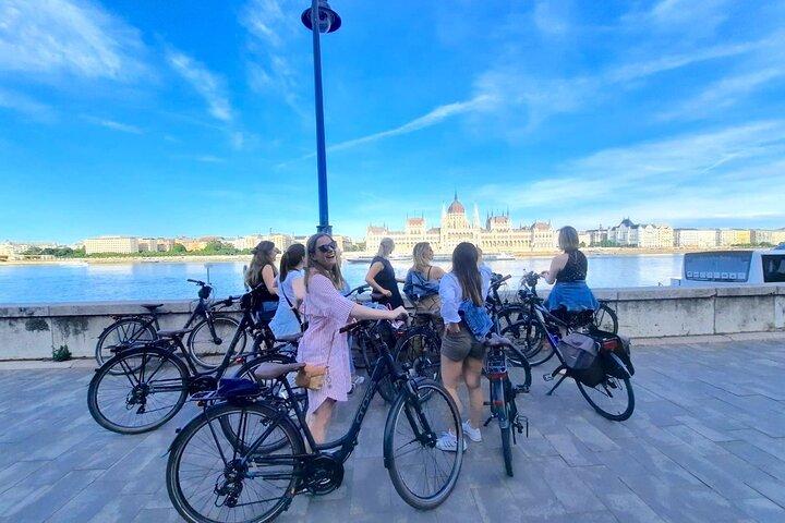 ブダペストプライベートホイール＆ミールズバイクツアー