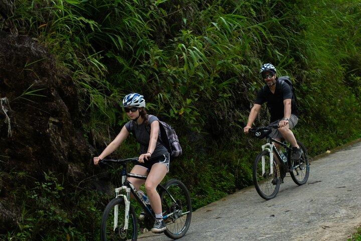Sapa Fahrradtour - Besuchen Sie Muong Hoa Tal und Batik Workshop