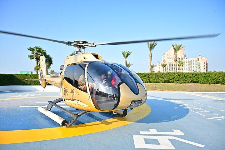 Tour en helicóptero de 12 minutos y safari por el desierto en Dubai