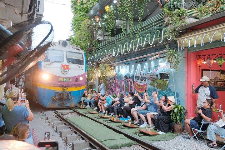 ハノイ発ホーチミン行きベトナム乗り合いツアー14日間