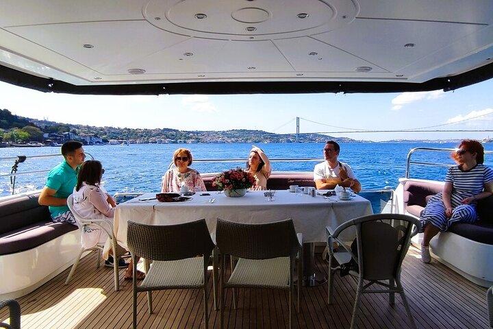 Private Bosphorus Lunch Cruise on a Luxury Yacht