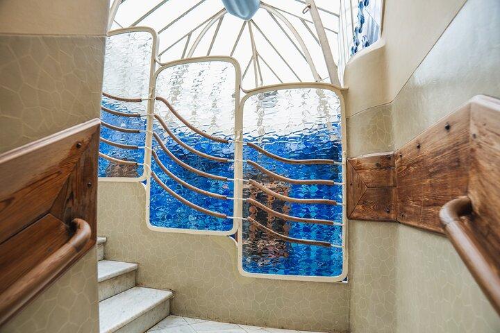 Casa Batlló Fast Track Tour com Gaudí Cube 360° Experience