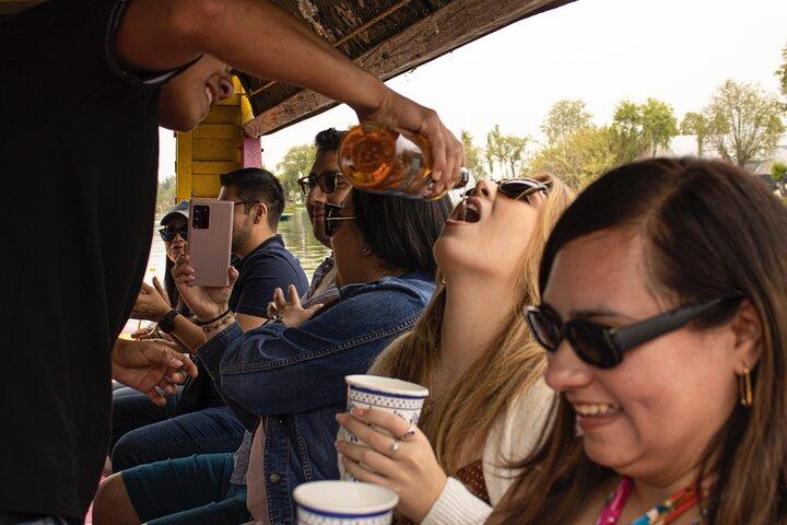 Xochimilco FiestaTentación Boat +18 con Open Bar e Tacos
