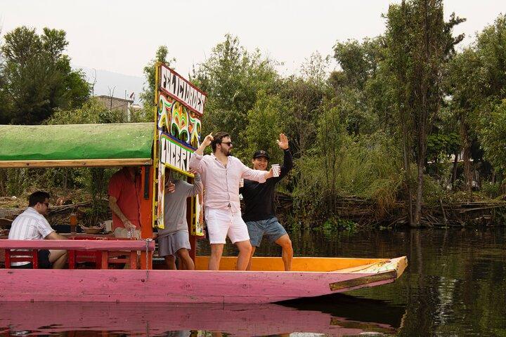 Xochimilco FiestaTentación Boat +18 con Open Bar e Tacos