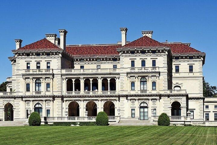 Hoteller i nærheden af Newport Small-Group Day Tour: The Breakers & Marble House
