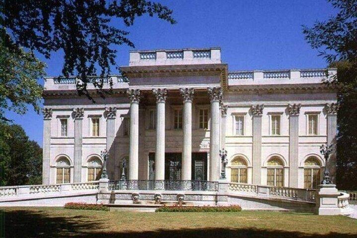 Hoteller i nærheden af Newport Small-Group Day Tour: The Breakers & Marble House