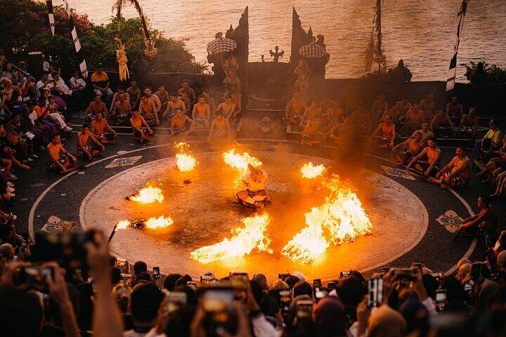 Skip-the-Line : Biglietto danzante Uluwatu Kecak (prima sessione)