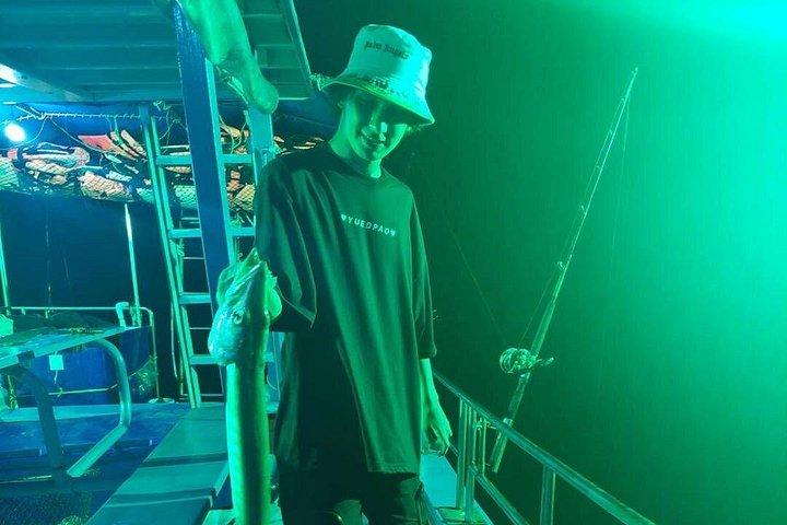 コサモイプライベートナイトフィッシングツアーと獲れたてディナー
