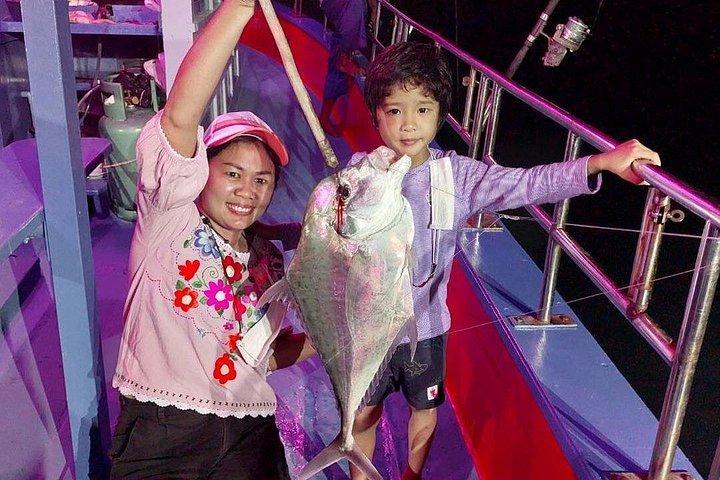 コサモイプライベートナイトフィッシングツアーと獲れたてディナー