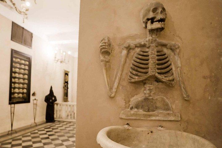 Rome's Dark Side: Ghosts, Scandals and Crypts - Small Group Tour