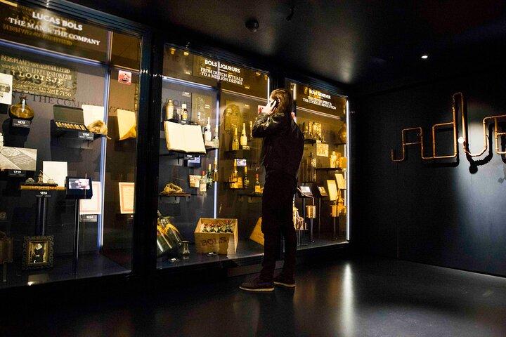 Entrada a la Bols Cocktail Experience con cóctel