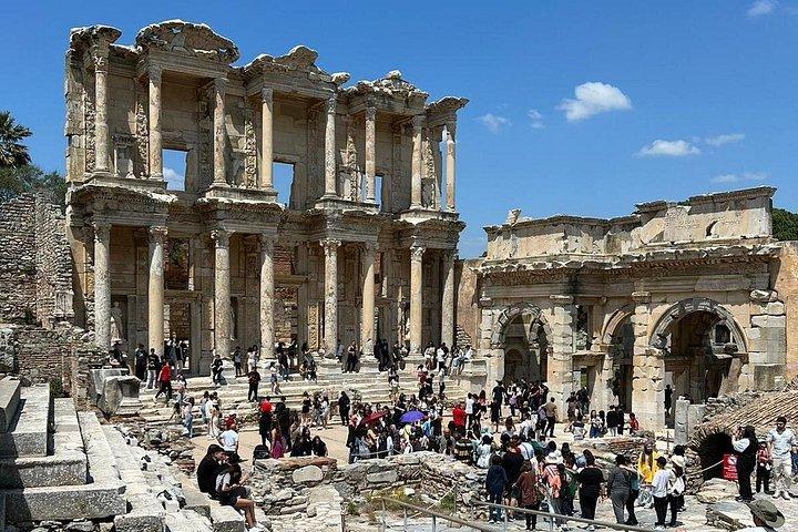 6 Days Turkey Tour: Istanbul, Pamukkale, Ephesus and Cappadocia