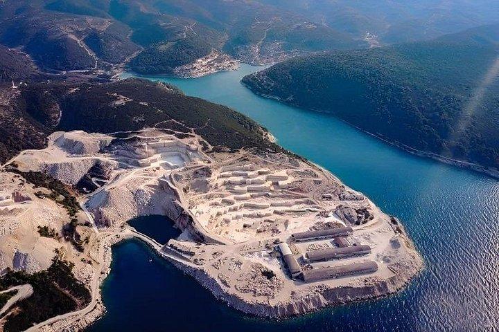 Omiš: ブラチ島半日ボート旅行(ランチ付き)