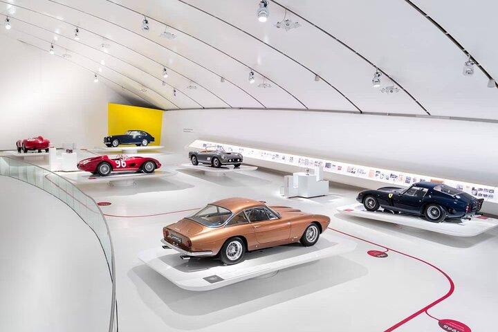 Ferrari og Lamborghini Grand Tour