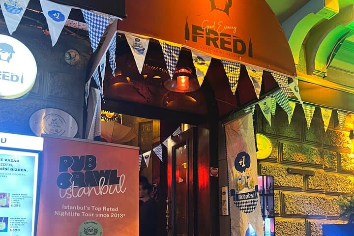 Pub Crawl Istanbul: Original Istanbul Pub Crawl with Party Bus