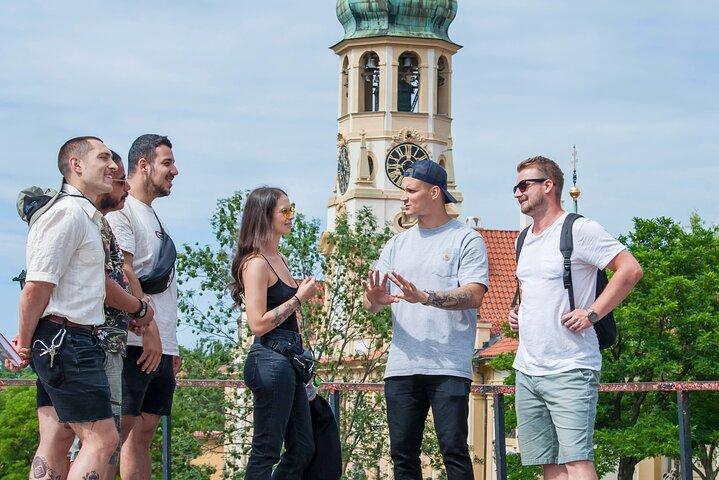 EN PRAGTUR: Slottssidan med tjeckisk mat och öl