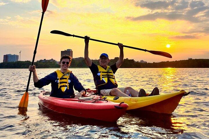 Tour en kayak autoguiado al atardecer o de un día en el centro de Ottawa
