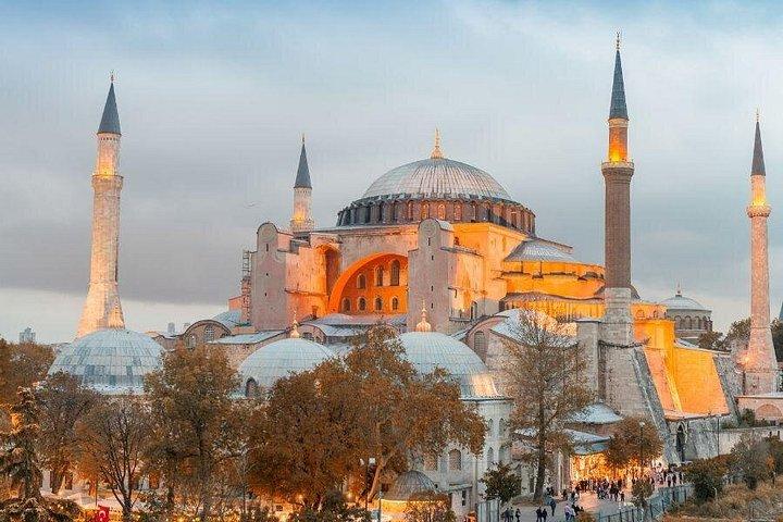 8-Day Wonders of Turkey: Istanbul, Cappadocia, Pamukkale, Ephesus