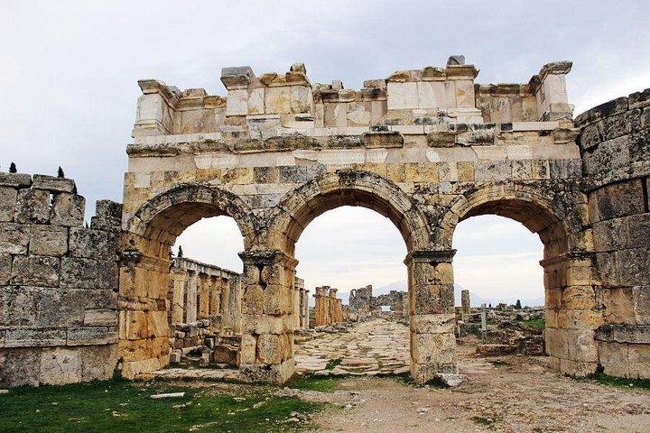 8-Day Wonders of Turkey: Istanbul, Cappadocia, Pamukkale, Ephesus