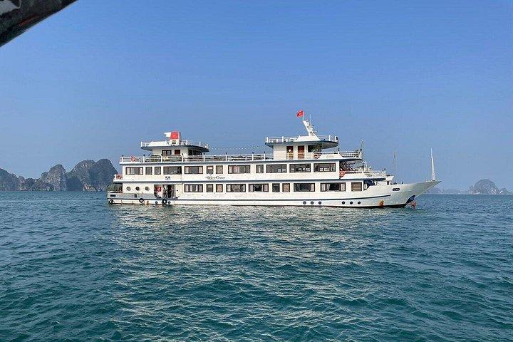 白頭龍のスワンクルーズ静穏な水1泊2日
