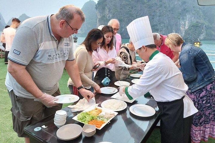 白頭龍のスワンクルーズ静穏な水1泊2日
