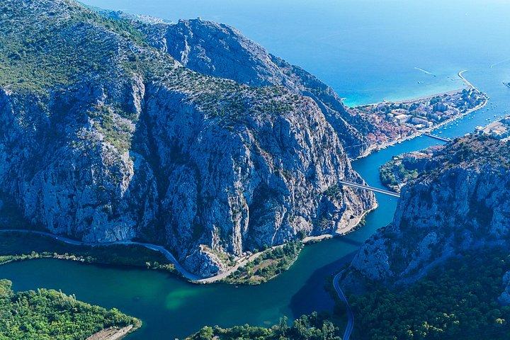 Omiš, クロアチア: セティナ川2時間ボートツアー＆自然公園訪問